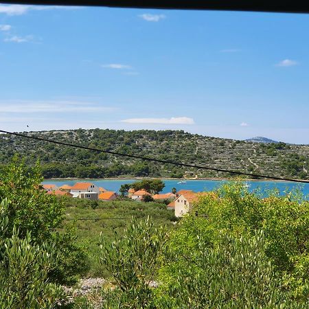 Kaprije Mistral Apartment Bagian luar foto