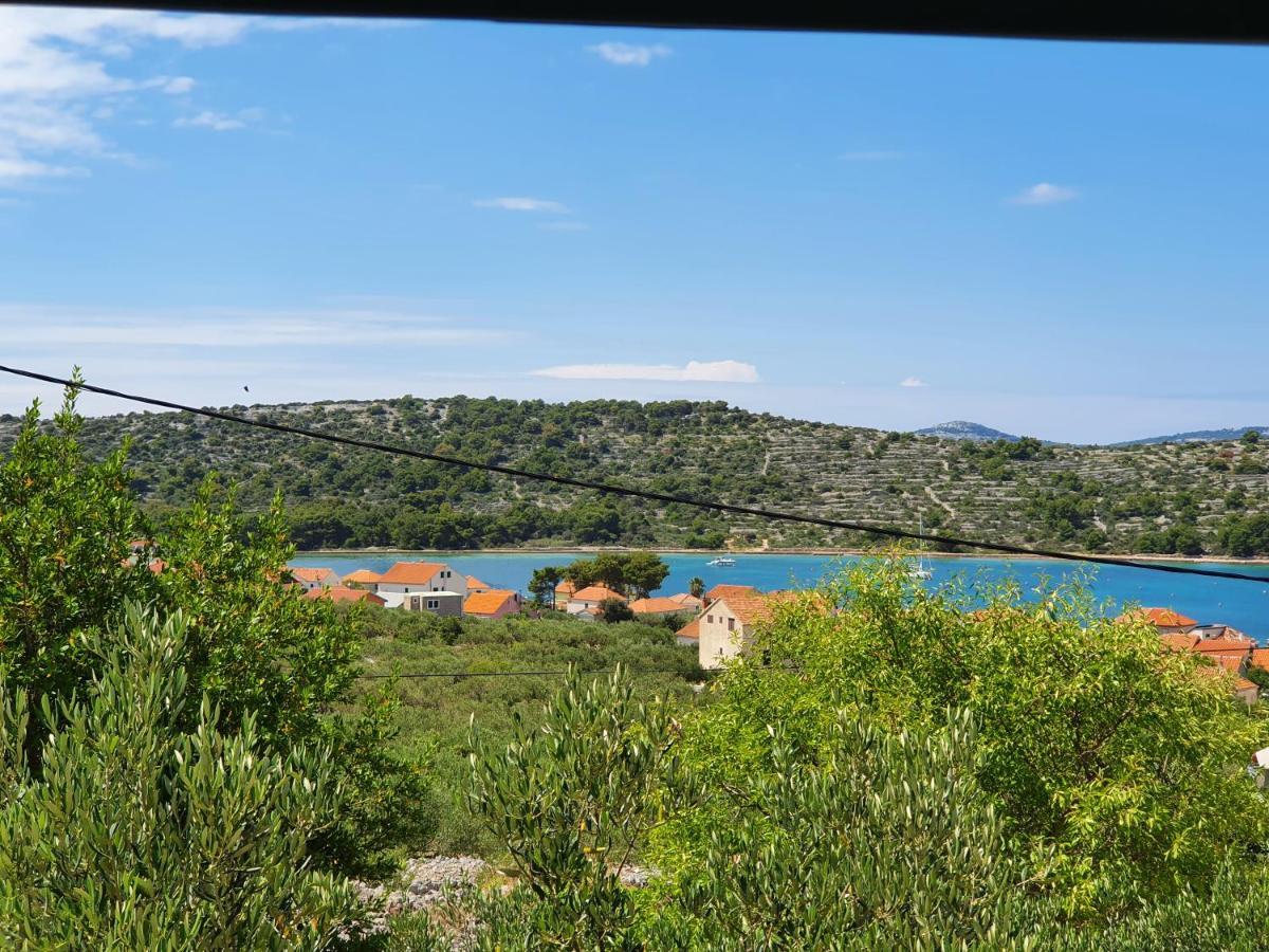 Kaprije Mistral Apartment Bagian luar foto