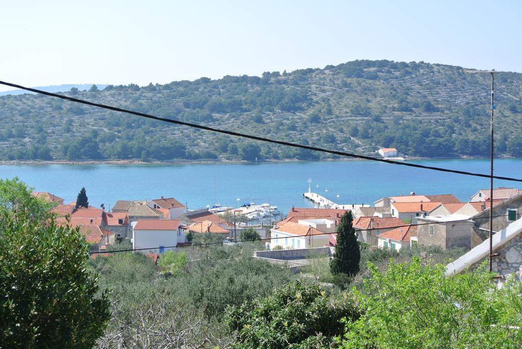 Kaprije Mistral Apartment Bagian luar foto