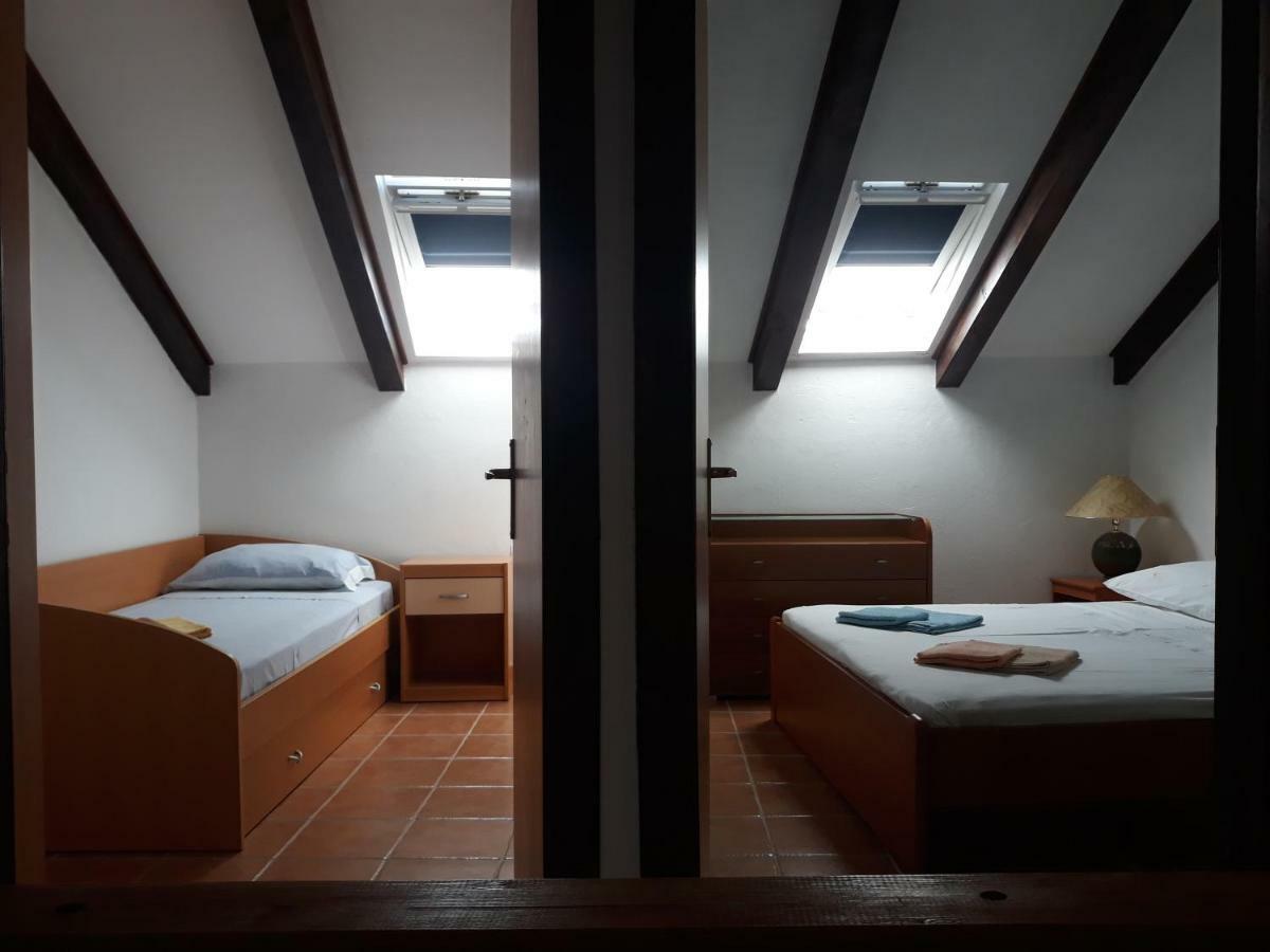 Kaprije Mistral Apartment Bagian luar foto