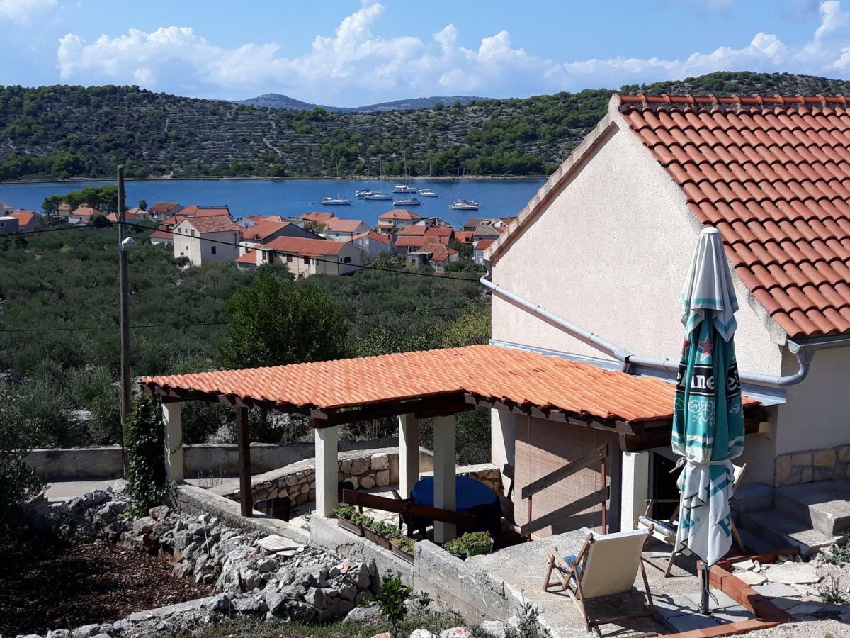 Kaprije Mistral Apartment Bagian luar foto