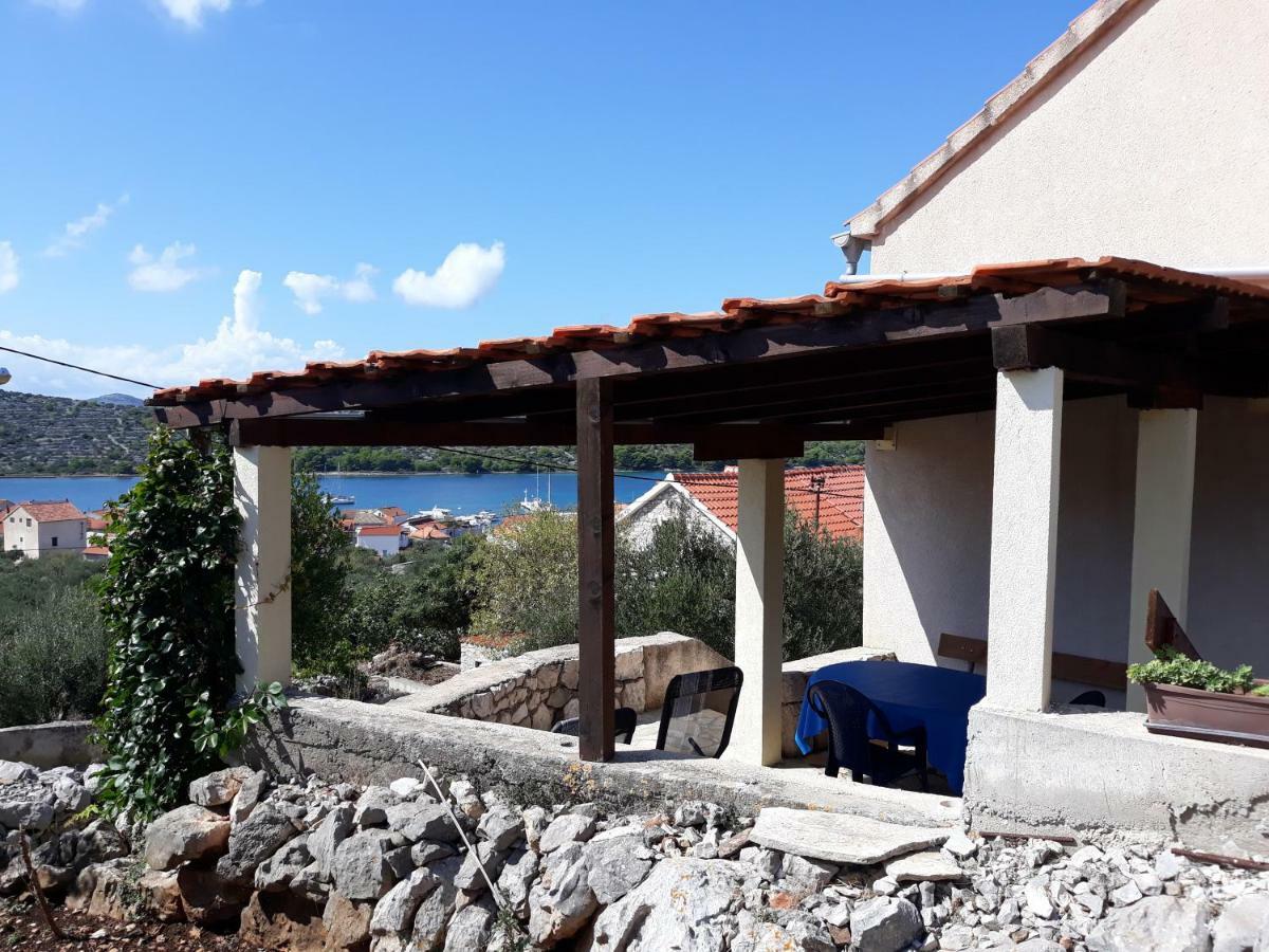 Kaprije Mistral Apartment Bagian luar foto
